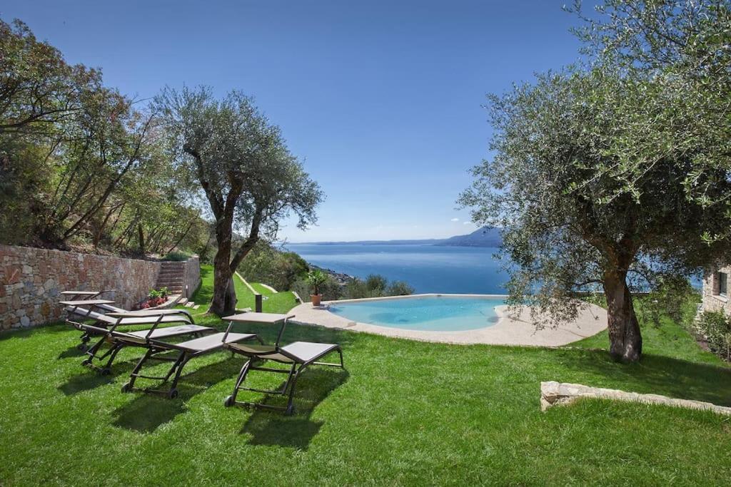 Villa Divina - Apt Divina Con Piscina E Vista Lago カステッレット・ディ・ブレンゾーネ エクステリア 写真