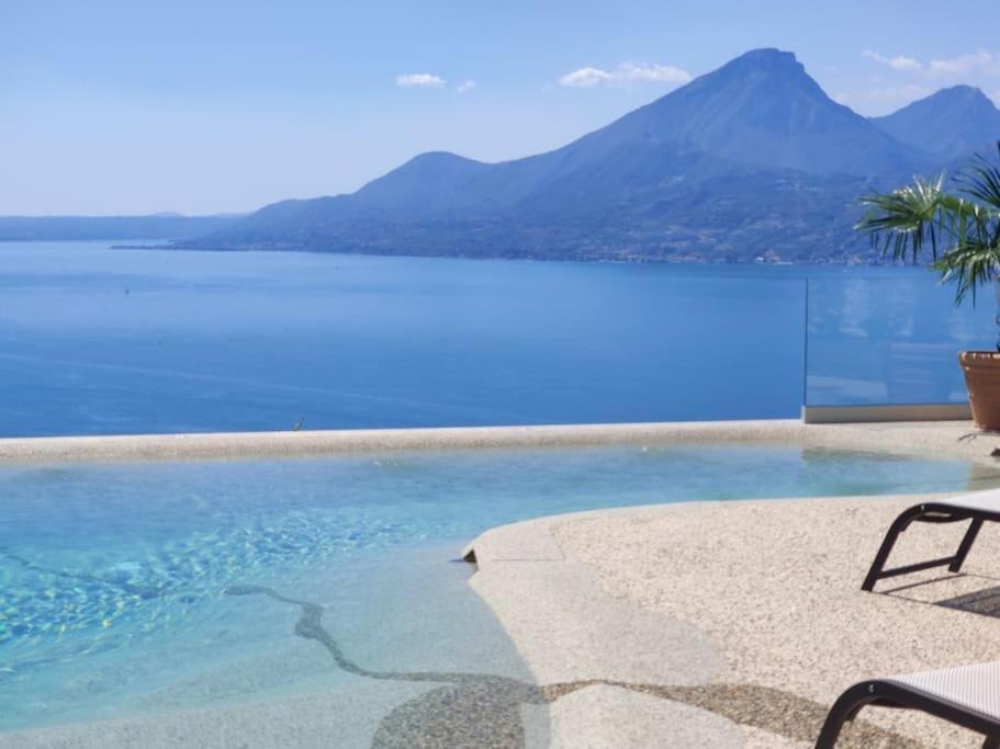 Villa Divina - Apt Divina Con Piscina E Vista Lago カステッレット・ディ・ブレンゾーネ エクステリア 写真