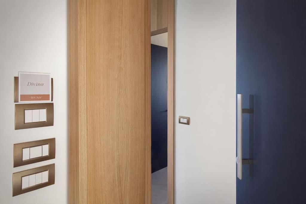 Villa Divina - Apt Divina Con Piscina E Vista Lago カステッレット・ディ・ブレンゾーネ エクステリア 写真