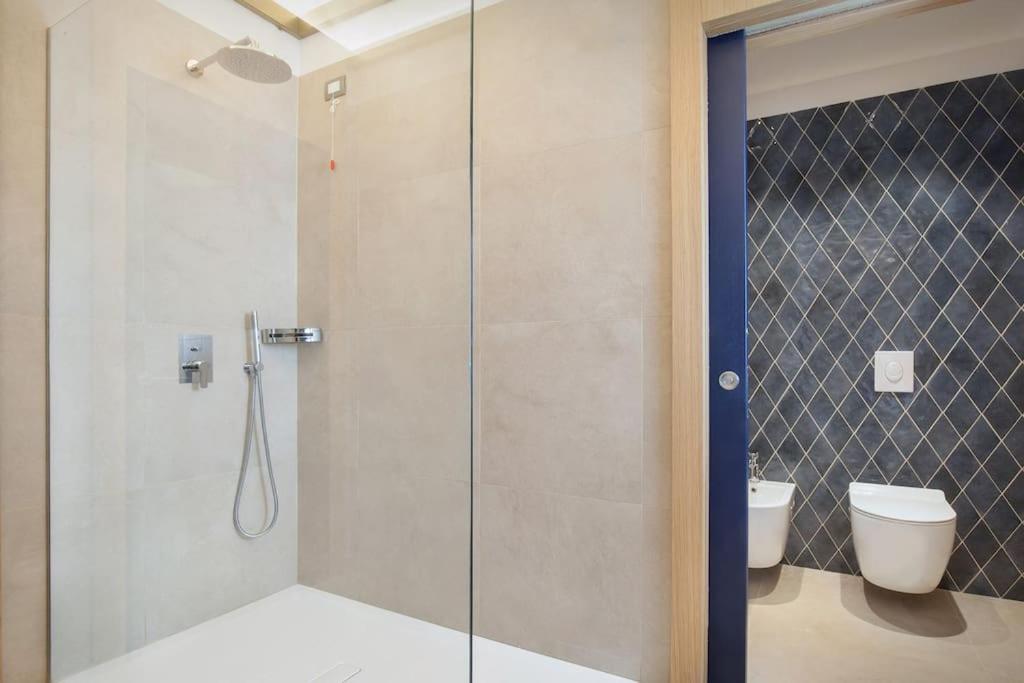 Villa Divina - Apt Divina Con Piscina E Vista Lago カステッレット・ディ・ブレンゾーネ エクステリア 写真