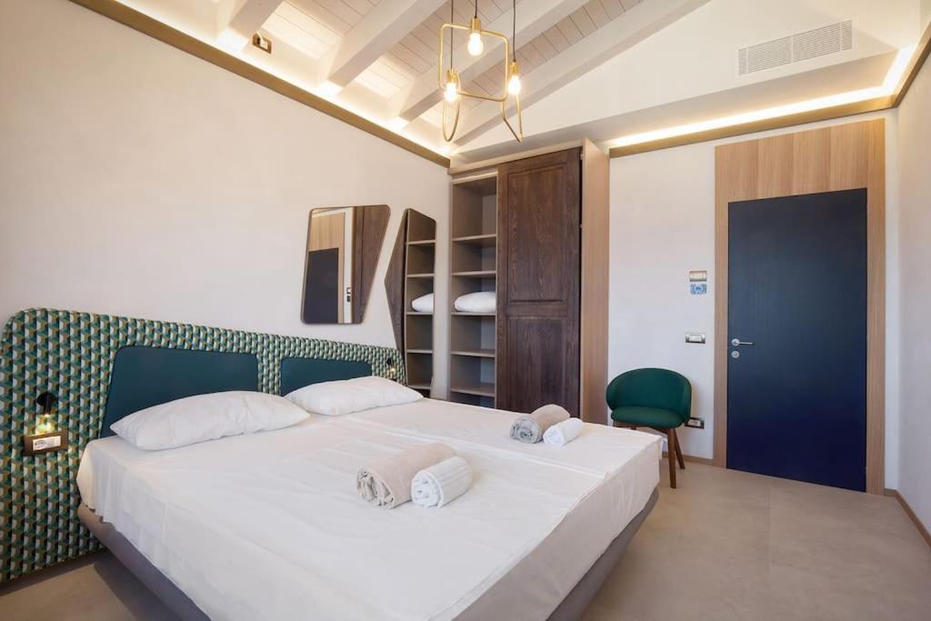 Villa Divina - Apt Divina Con Piscina E Vista Lago カステッレット・ディ・ブレンゾーネ エクステリア 写真