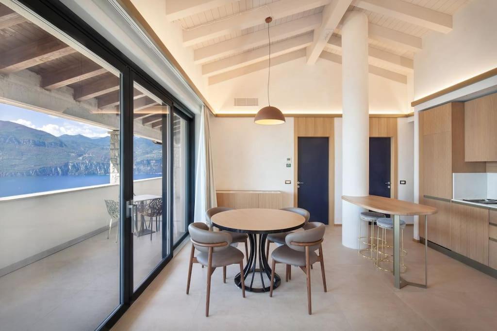 Villa Divina - Apt Divina Con Piscina E Vista Lago カステッレット・ディ・ブレンゾーネ エクステリア 写真