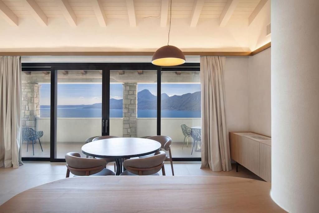 Villa Divina - Apt Divina Con Piscina E Vista Lago カステッレット・ディ・ブレンゾーネ エクステリア 写真
