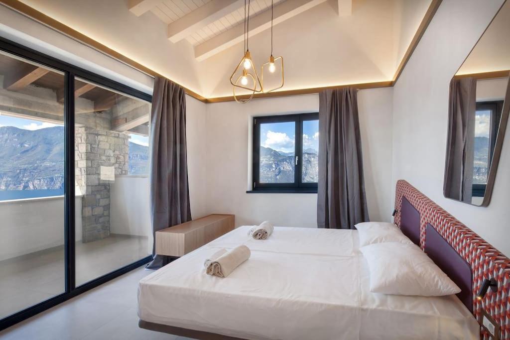 Villa Divina - Apt Divina Con Piscina E Vista Lago カステッレット・ディ・ブレンゾーネ エクステリア 写真